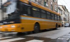 E il tagliatore di borse scende dal bus col cotechino