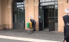 Benvenuti a Parma.  L'accoglienza in stazione...