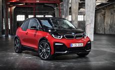 Bmw "risponde" a Tesla: rinnova la i3 e lancia la i3s