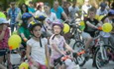 Ciclisti: casco obbligatorio fino ai 12 anni