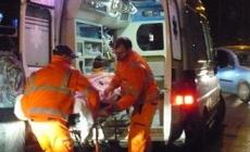 Auto contro un albero nella notte a Traversetolo: grave un 26enne