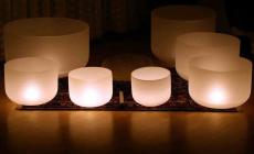 Meditazione sonora con campane di cristallo