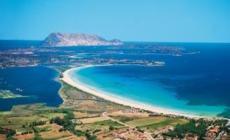 Spiagge sarde depredate: sabbia e conchiglie vendute sul web