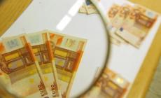 Rifilano 100 euro falsi a un commerciante: denunciati 