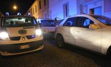 Fa "filotto" di auto parcheggiate in via della Salute