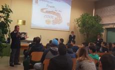 «Un selfie col treno? E' molto pericoloso»