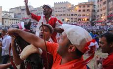 La Giraffa vince il Palio. E "Scompiglio" fa il tris