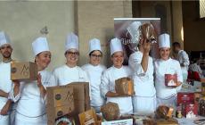Lievito madre, una notte tra panettoni e pasticceria