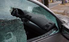 Rubano borsa dall'auto:  in manette ladri trasfertisti