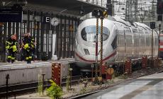 Bimbo travolto dal treno, probabilmente spinto. Arrestato un uomo