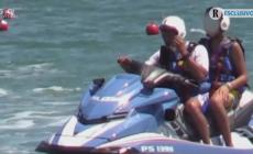Il figlio di Salvini sulla moto d'acqua della Polizia. E' polemica