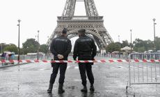 Volevano sposarsi e far saltare la Tour Eiffel