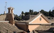 Roma,  crollo in una chiesa vicino ai Fori: nessun ferito