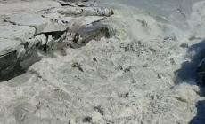 Groenlandia al caldo: 12 miliardi di tonnellate d'acqua in mare in un giorno - Video