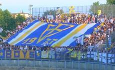 Tifosi parmigiani aggrediti a cinghiate a Piacenza