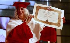Patti Smith laureata a Parma: "Venivo da una famiglia povera ma ho sempre sognato l'Università" 