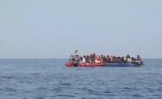 A Malta sbarcano i 40 migranti salvati dalla Alan Kurdi - Video