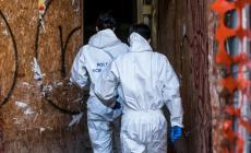 Donna tiene in casa per un anno il cadavere della propria anziana madre