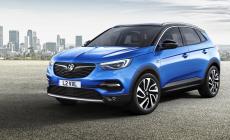 Opel Grandland X, il primo "selfie"