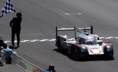 Le Mans, la Porsche risale dal 50° posto e trionfa