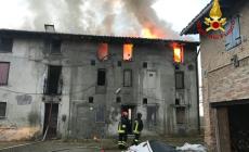 Incendio in una casa a Siccomonte: foto 