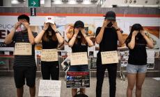 A Hong Kong  gente come noi  in piazza  per la libertà