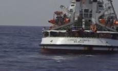 La Open Arms  è arrivata  davanti a Lampedusa - Video