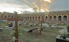 Via l'amianto dal cimitero: al suo posto il fotovoltaico