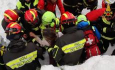 Individuate vive altre 5 persone a Rigopiano: estratti tre bambini dalle macerie 