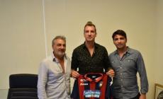 Riecco Maxi Lopez: giocher&agrave; nel Crotone