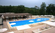 Burraco benefico e tennis a Tizzano