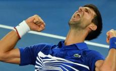 US Open, avanzano Federer e Djokovic