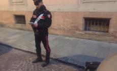 Valigia abbandonata vicino al tribunale: arrivano i carabinieri