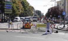 Via Emilia Est chiusa per lavori di asfaltatura