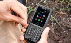 All'Ifa tornano in voga i vecchi telefonini