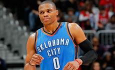 Westbrook non basta, Bucks ai playoff
