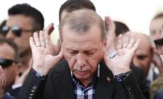 Erdogan: "Pronto a varare la pena di morte".  Ue: "Così addio all'Europa"