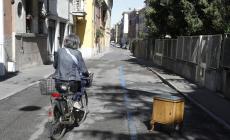E nelle righe blu qualcuno parcheggia... un comodino