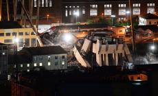 Crollo del ponte: si scava in due punti per trovare i dispersi Foto