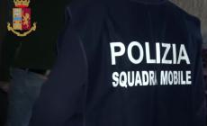 Donna uccisa in un androne di un palazzo a Roma: era un poliziotta.  L'assassino  era un suo collega che si è tolto la vita