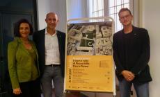 Parma piazza della Pace i testi presenti nelle due stele e lungo il &ldquo;Sentiero delle Lettere&rdquo;