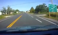 In Canada un  camion finisce sopra una casa - Video