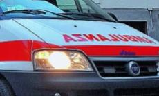 Muore cadendo dalla sedia: tre indagati