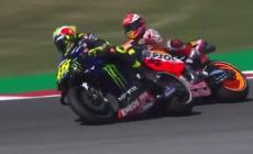 Valentino Rossi-Marquez, polemiche dopo lo scontro sfiorato