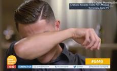 Ronaldo piange in tv: 'Mio padre era alcolizzato, non vide le mie vittorie' - Video 