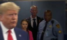 L'occhiataccia di Greta a Trump diventa virale: il video