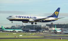 Ryanair: aumento delle retribuzioni per l'80% dei piloti. Lufthansa, nuovo sciopero: mercoledì altri voli cancellati