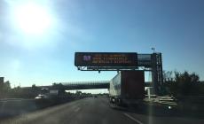 Perso il carico in autostrada: 4 km di coda in A1