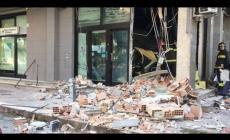 Fanno esplodere un bancomat nel Reggiano e fuggono con il bottino
