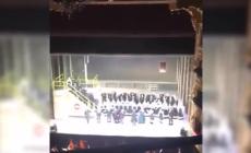 Fischi (alla regia), applausi (ai cantanti) per il Nabucco ambientato nel... futuro - Video